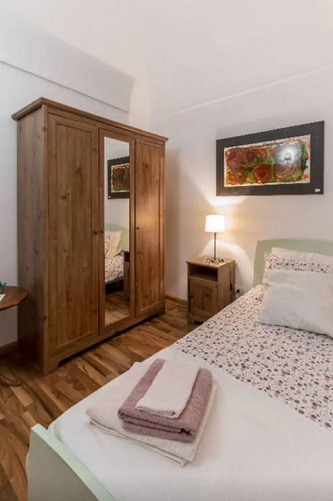 Hotel Experience Il Paesino Licodia Eubea Affittacamere